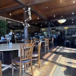 R&R Bakery & Coffee Shoppe - Interior