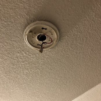 Econo Lodge - Broken fire alarm - Hotels Near Me - Canon City, Colorado