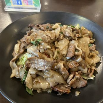 Thai Square Restaurant - Beef spicy drunken noodles - Thai Near Me - Arlington, Virginia