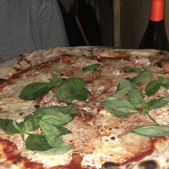 Lucali - Pizza Near Me - Brooklyn, New York