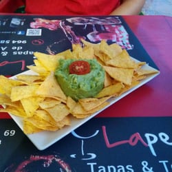La Pepa - Nachos con guacamole casero
