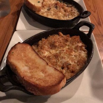 The Noble Pig - Pulled Pork Mac & Cheese (front) Truffle & Mushroom Mac & Cheese (back) - Brewpubs Near Me - Kamloops, British Columbia
