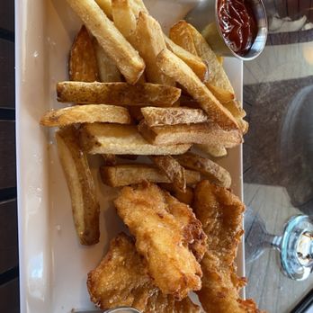 Pilothouse Restaurant - Fish & Chips - New American Near Me - Sacramento, California
