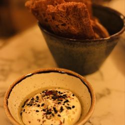 Mistu - Crackers and yogurt dip (included in the €3 cover per person)