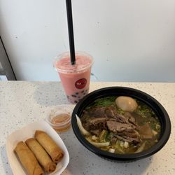 Teashi Café & Bubble Tea - Spicy beef ramen soup with 3 pcs vegetable spring rolls & strawberry bubble tea