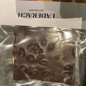 Läderach chocolatier suisse - Dark Chocolate with pistachios - Chocolatiers & Shops Near Me - Washington, DC, District of Columbia