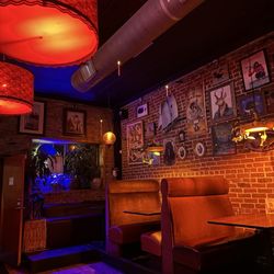 Crow Bar - Booths in Tao de the bar