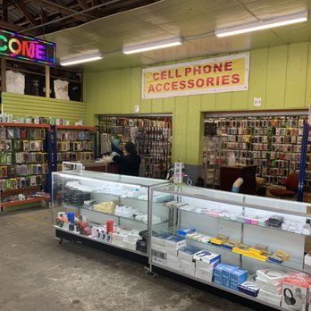 Ramona Flea Market - In side cell phone vendor. Great prices - Flea Markets Near Me - Jacksonville, Florida Ramona Flea Market - In side cell phone vendor. Great prices - Flea Markets Near Me - Jacksonville, Florida