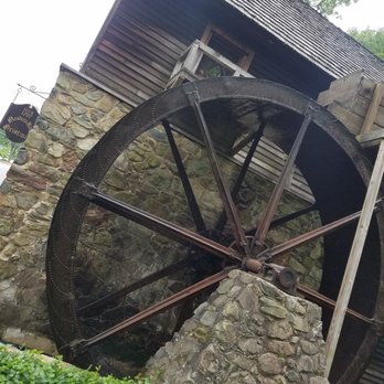 Michie Tavern - Landmarks & Historical Buildings Near Me - Charlottesville, Virginia