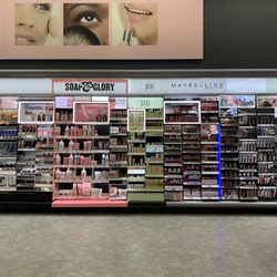 Walgreens - Lucky ladies : So fancy mascara