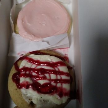 Crumbl - Tanasbourne - Chilled sugar cookie and raspberry cheesecake. - Bakeries Near Me - Hillsboro, Oregon Crumbl - Tanasbourne - Chilled sugar cookie and raspberry cheesecake. - Bakeries Near Me - Hillsboro, Oregon