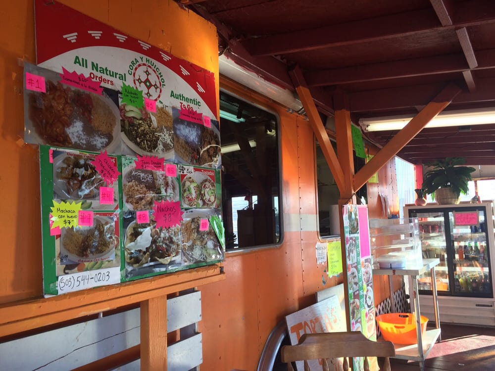 Maria's Taqueria Logo