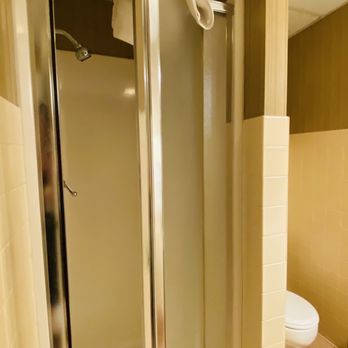 The Waynebrook Inn - Shower, decent temp, OK water pressure, feels clean - Hotels Near Me - Honey Brook, Pennsylvania The Waynebrook Inn - Shower, decent temp, OK water pressure, feels clean - Hotels Near Me - Honey Brook, Pennsylvania