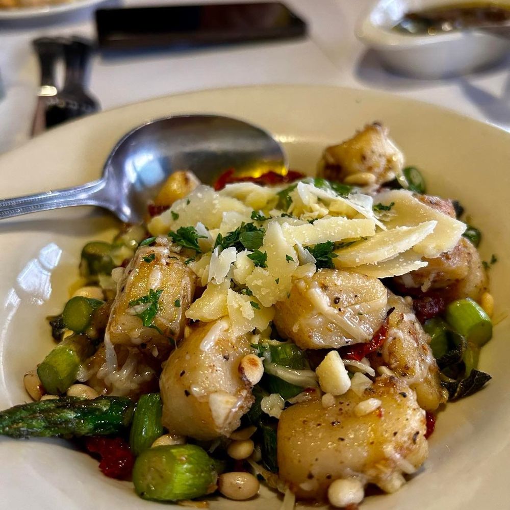 Round Table Vacaville Buffet Matttroy