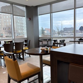 Amala Restaurant and Bar - Italian Near Me - Niagara Falls, New York