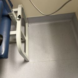 Petaluma Valley Hospital - The most unsanitary hospital I've been too, blood splatter and blood drops where they wanted me to sit and wait