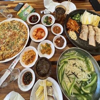 Danji - Seafood pancake, boiled sliced pork, and wheat noodles. - Asian Fusion Near Me - Centreville, Virginia
