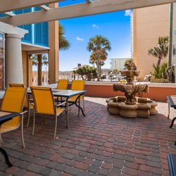 Best Western Ocean Sands Beach Resort - Patio Area