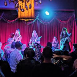 Alex's Bar - The stage