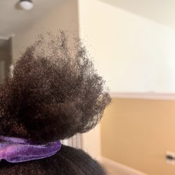 Posh a Mireille Salon - All I'm going to say is that this hair was "trimmed" a weekend ago.