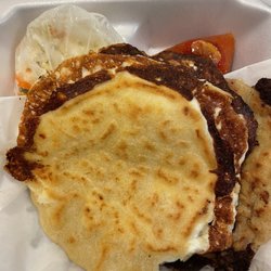 Mana del Cielo Pupuseria y Taqueria - Papusas