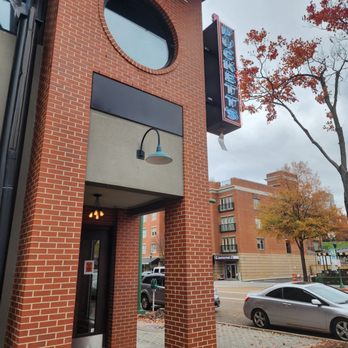 Puckett's Restaurant - Southern Near Me - Chattanooga, Tennessee