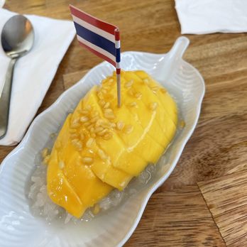 Fighting Fish Thai Cuisine - Mango with Sticky Rice - Thai Near Me - Everett, Massachusetts Fighting Fish Thai Cuisine - Mango with Sticky Rice - Thai Near Me - Everett, Massachusetts