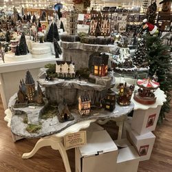 Christmas Tree Hill - Harry Potter displays