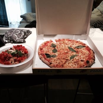 Kleiner Rosengarten - Margherita and bruschetta to go. Delicious. - Pizza Near Me - Mannheim, BW Kleiner Rosengarten - Margherita and bruschetta to go. Delicious. - Pizza Near Me - Mannheim, BW