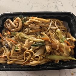 Delicious Garden - Chicken Lo Mein