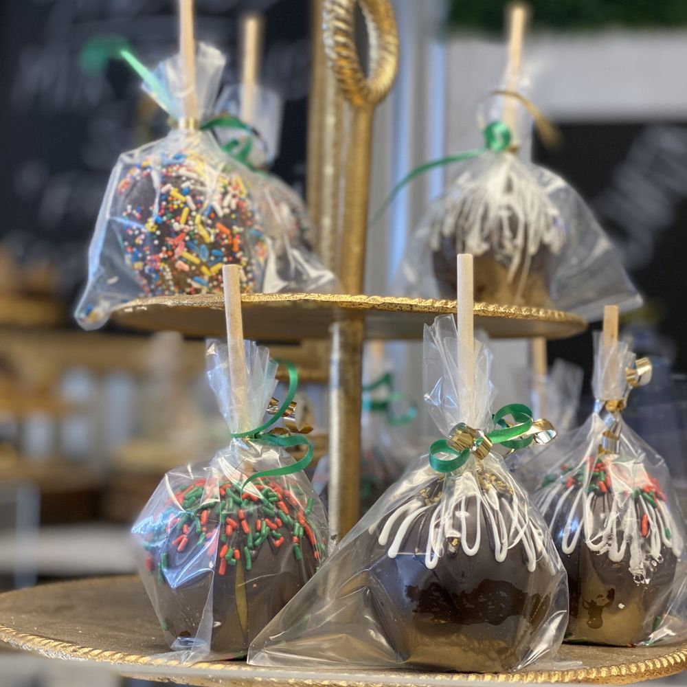 Panchis Bakery - Chocolate dipped apples - Cupcakes Near Me - Fort Lauderdale, Florida Panchis Bakery - Chocolate dipped apples - Cupcakes Near Me - Fort Lauderdale, Florida