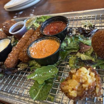 Underground Pizza - UPC Sampler - Pizza Near Me - Baltimore, Maryland