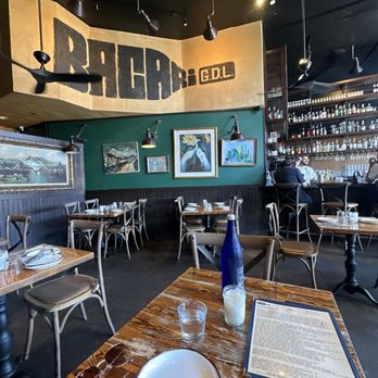 Bacari GDL - I always love the ambience in here! - Mediterranean Near Me - Glendale, California