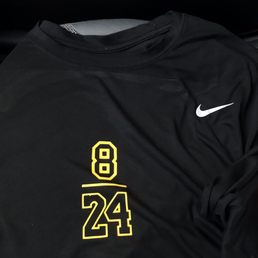 Press mark above the Nike logo. Issue was fixed , they handled it great Press mark above the Nike logo. Issue was fixed , they handled it great