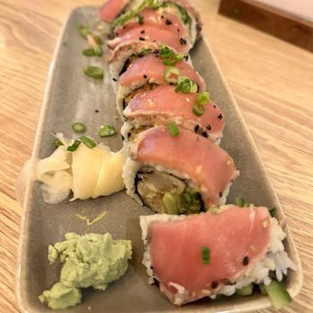 Pacific Catch - Salmon Lover Roll - Seafood Near Me - Tustin, California Pacific Catch - Salmon Lover Roll - Seafood Near Me - Tustin, California