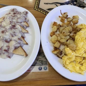 Rodeo Diner - Cream Chip Beef, 2 eggs & potatoes - Breakfast & Brunch Near Me - Kissimmee, Florida