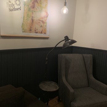 The Society Hotel - Lounge - Hostels Near Me - Bingen, Washington