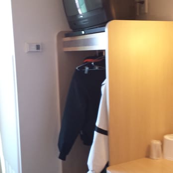 Motel 6 Sidney - Closet - Hotels Near Me - Sidney, Nebraska