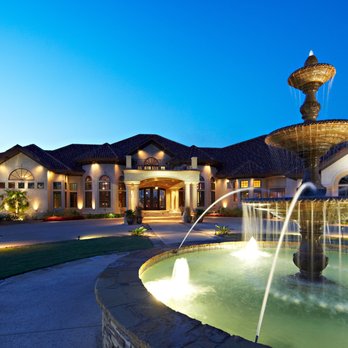 Hamilton Group - a fountain in front of a mansion - General Contractors Near Me - Longview, Texas Hamilton Group - a fountain in front of a mansion - General Contractors Near Me - Longview, Texas
