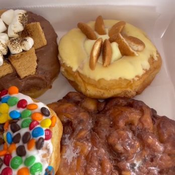 Luke’s Dixie Donuts & Fried Chicken - Donuts Near Me - Jupiter, Florida Luke’s Dixie Donuts & Fried Chicken - Donuts Near Me - Jupiter, Florida