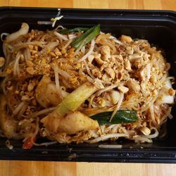 Pho Minh - Seafood pad thai