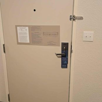 SpringHill Suites by Marriott Newnan - Door doesn't shut properly. - Hotels Near Me - Newnan, Georgia SpringHill Suites by Marriott Newnan - Door doesn't shut properly. - Hotels Near Me - Newnan, Georgia