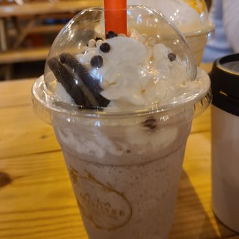 A La Mousse - Buttercream oreo milkshake - Desserts Near Me - Philadelphia, Pennsylvania A La Mousse - Buttercream oreo milkshake - Desserts Near Me - Philadelphia, Pennsylvania
