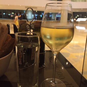 歌柏絲意大利餐廳 - The wine by the glass is so generous. - Italian Near Me - Hong Kong, HK