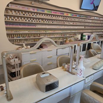 Nami Nail Spa - Beautiful nail stations. Pretty lights overhead. - Nail Salons Near Me - Las Vegas, Nevada Nami Nail Spa - Beautiful nail stations. Pretty lights overhead. - Nail Salons Near Me - Las Vegas, Nevada