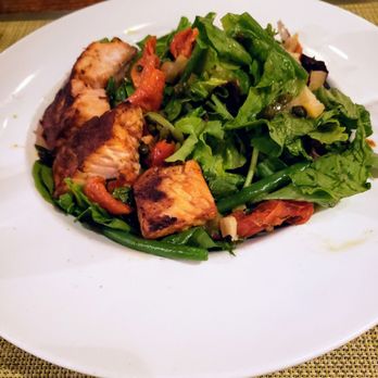 Bistro Joe's - Salmon salad - New American Near Me - Birmingham, Michigan