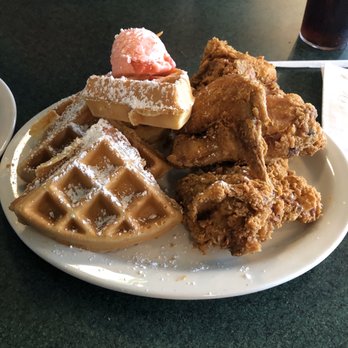 Metro Diner - Fried chicken and waffle - American Near Me - Birmingham, Alabama