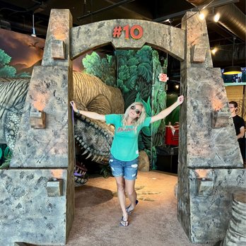 Group Therapy Pub & Playground - Cocktail Bars Near Me - Greenville, South Carolina