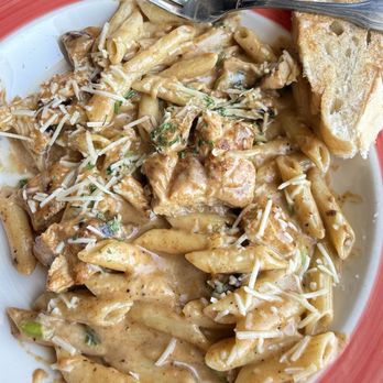 The Crab Trap, Destin - Cajun Chicken pasta - Seafood Near Me - Destin, Florida The Crab Trap, Destin - Cajun Chicken pasta - Seafood Near Me - Destin, Florida