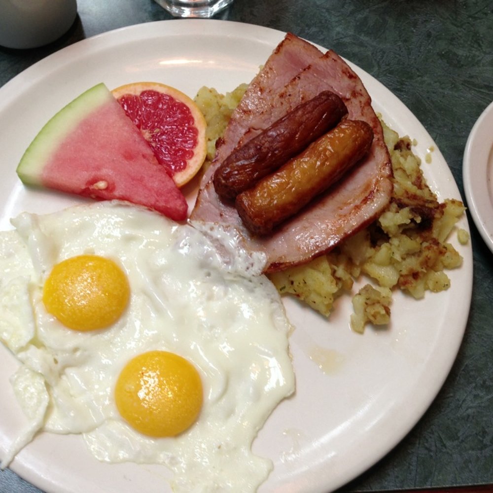 Allô! Mon Coco - a plate of breakfast food - Breakfast & Brunch Near Me - Laval, Quebec